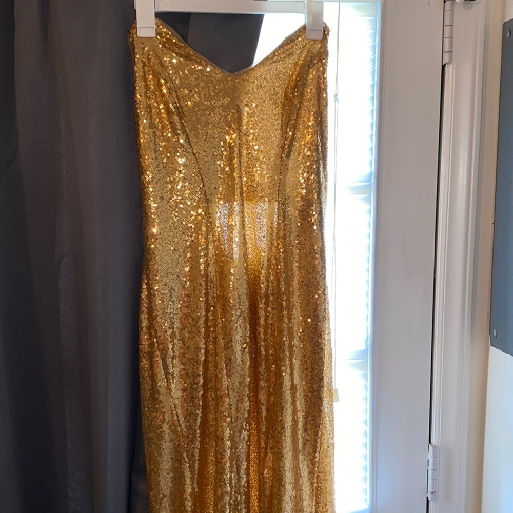JJ HOUSE v-neck sweep train sequined dress